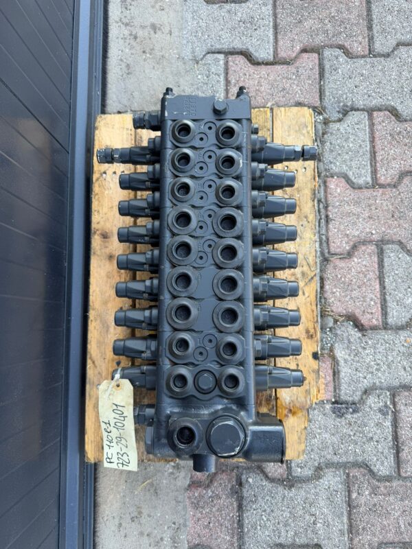 723-29-10401 DISTRIBUTORE KOMATSU PC110R-1